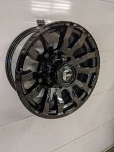 Fuel Blitz 18x9 8x170 +20