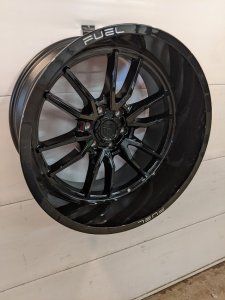 Fuel Clash 22x12 6x135 -44