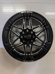Moto Metal 992 Folsom 22x10 8x165 -18
